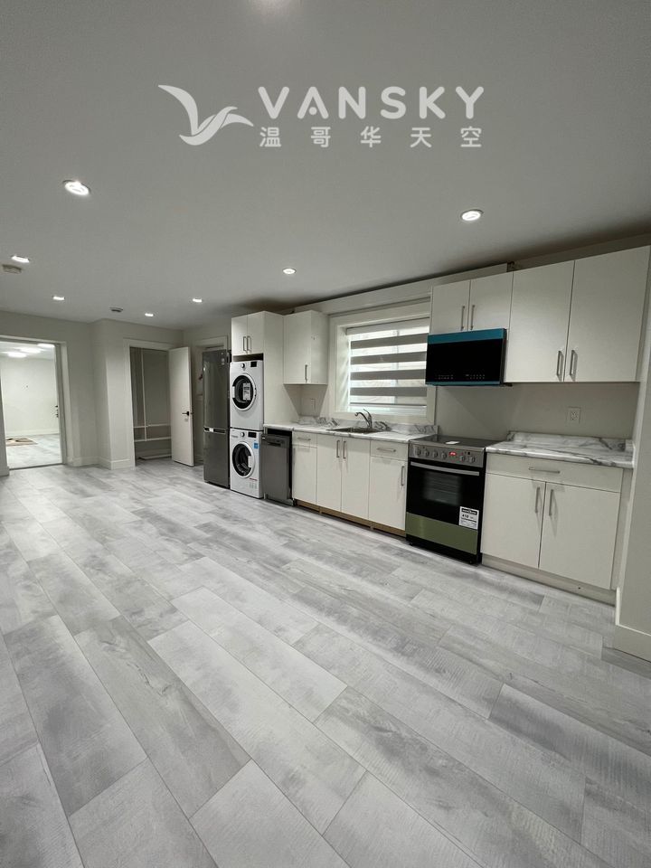 220902142454_10 Fridge : Laundry : Stove : Oven 1.jpeg